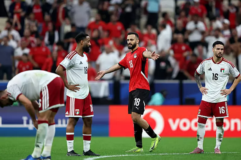 احتفال مروان حمدي مهاجم منتخب مصر بهدفه ضد الإمارا